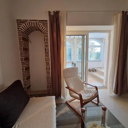 Comfort With Vineyard View 아파트 *