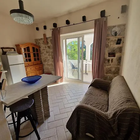 Comfort With Vineyard View Apartment *