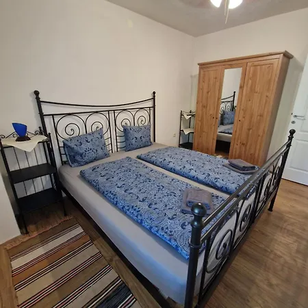 Apartment Comfort With Vineyard View *
