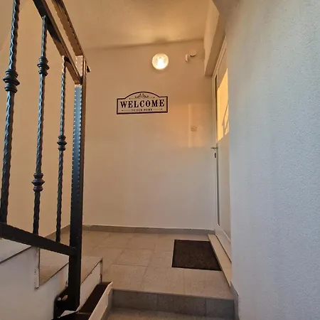 Apartment Comfort With Vineyard View Dracevac